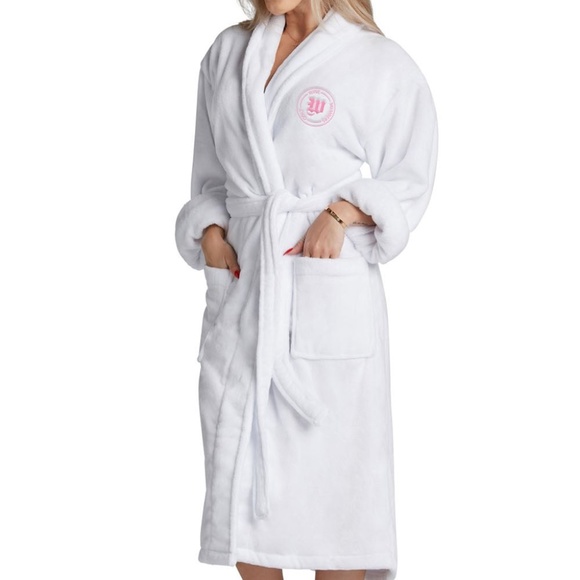 Wine List Plush Embroidered Robe | Cozy Luxe Lounge Bathrobe Gift White & Pink - Picture 5 of 9